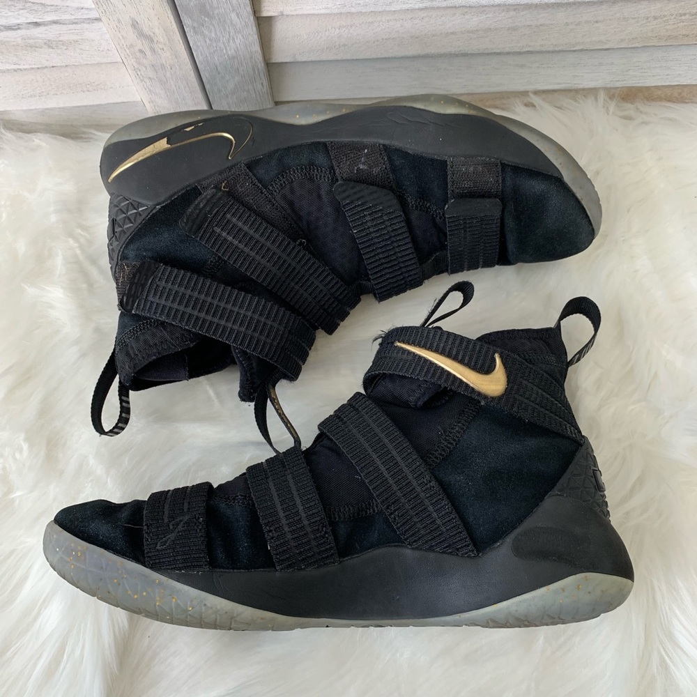 NIKE LEBRON SOLDIER 11 SFG Black/Metallic Gold